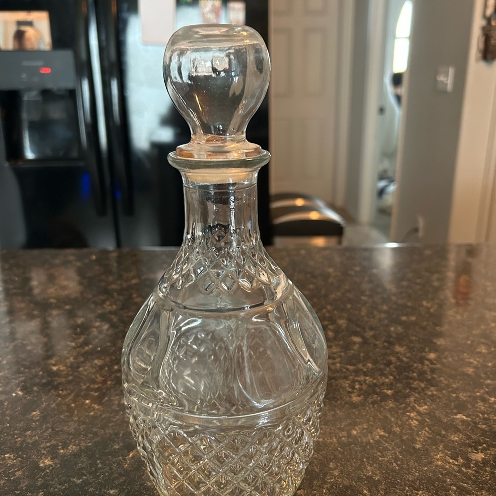 Elegant Clear Glass Decanter